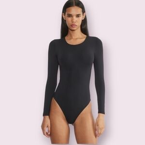 NWOT ARITZIA Community Smithers Black Long Sleeve Bodysuit